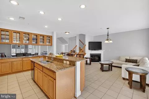 Kitchen - 2804 Persimmon Pl #D3, Cambridge, MD 21613 photo 3 of 3