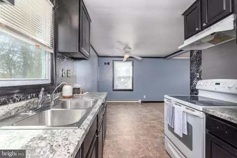 Entry Way - 6009 Circle Dr, Hurlock, MD 21643 photo 3 of 3