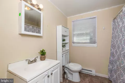 Bath - 6009 Circle Dr, Hurlock, MD 21643 photo 1 of 2