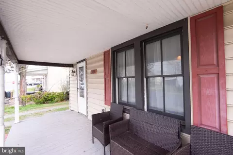 Exterior - 105 Center St, Hurlock, MD 21643 photo 2 of 7