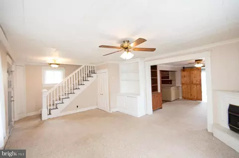 Living - 105 Center St, Hurlock, MD 21643 photo 4 of 9