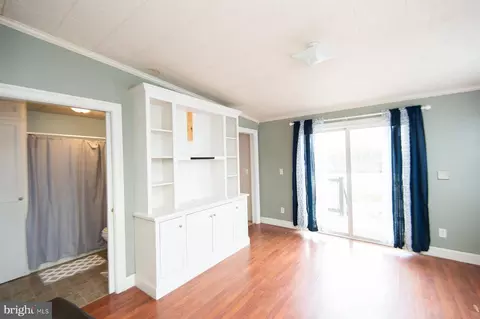 Living - 105 Center St, Hurlock, MD 21643 photo 9 of 9