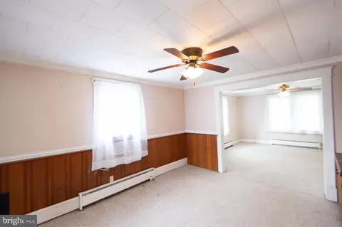 Living - 105 Center St, Hurlock, MD 21643 photo 7 of 9