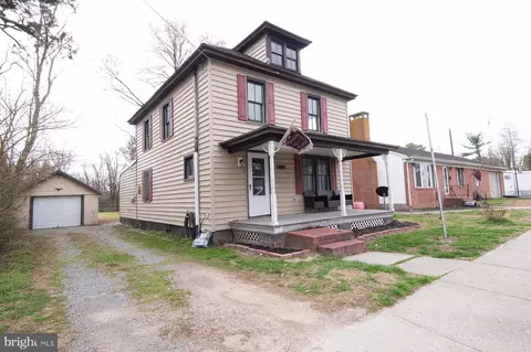 Exterior - 105 Center St, Hurlock, MD 21643 photo 3 of 7