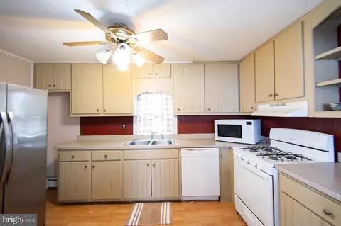 Kitchen - 105 Center St, Hurlock, MD 21643 photo 1 of 2