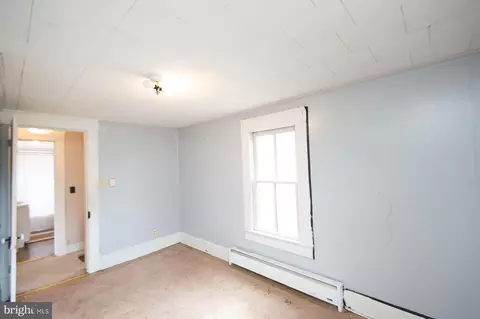 Bedroom - 105 Center St, Hurlock, MD 21643 photo 5 of 7