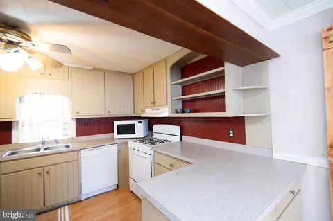Kitchen - 105 Center St, Hurlock, MD 21643 photo 2 of 2
