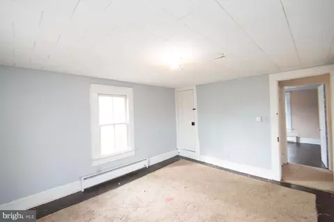 Bedroom - 105 Center St, Hurlock, MD 21643 photo 4 of 7