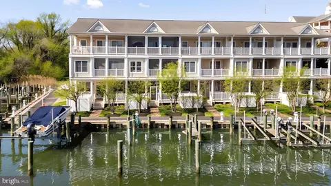 202 Muir St #202, Cambridge, MD 21613