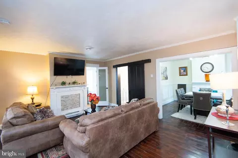 Entry Way - 210 Choptank Ave, Cambridge, MD 21613 photo 3 of 12