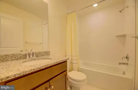 Bath - 343 Shipyard Dr, Cambridge, MD 21613 photo 2 of 4