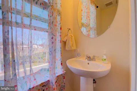 Entry Way - 343 Shipyard Dr, Cambridge, MD 21613 photo 3 of 9