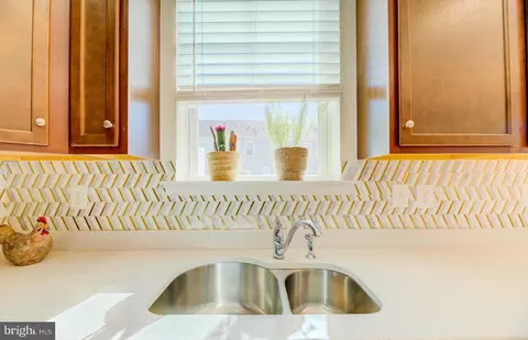 Kitchen - 343 Shipyard Dr, Cambridge, MD 21613 photo 6 of 7