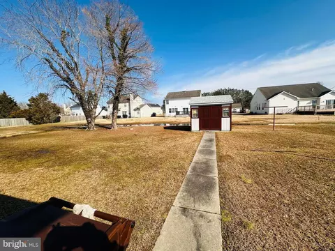 1114 Maces Ln, Cambridge, MD 21613 photo 4