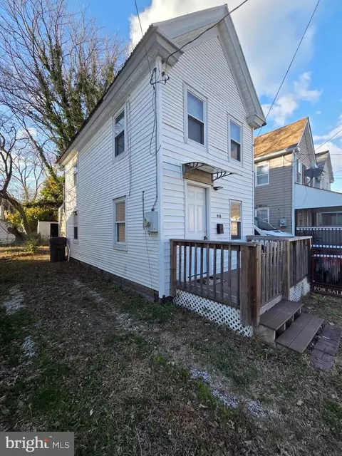Exterior - 909 Pine St, Cambridge, MD 21613 photo 3 of 3