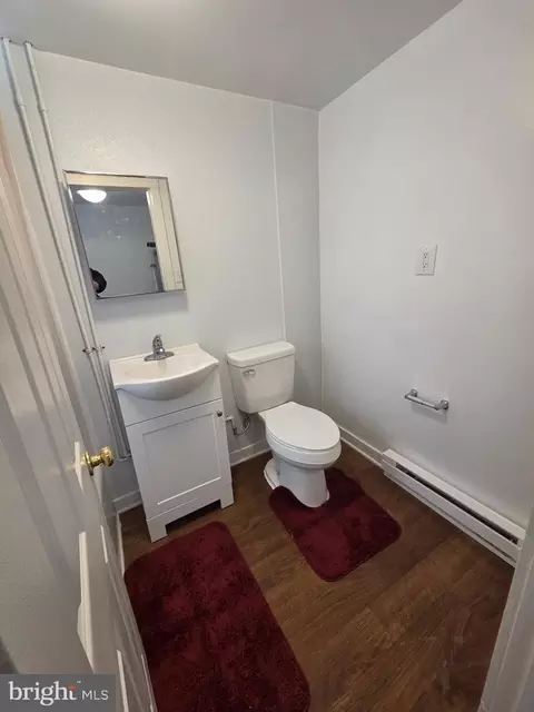 Bath - 909 Pine St, Cambridge, MD 21613 photo 1 of 2