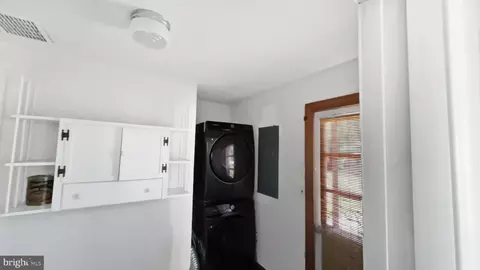 Entry Way - 13 Nanticoke Rd, Cambridge, MD 21613 photo 3 of 4