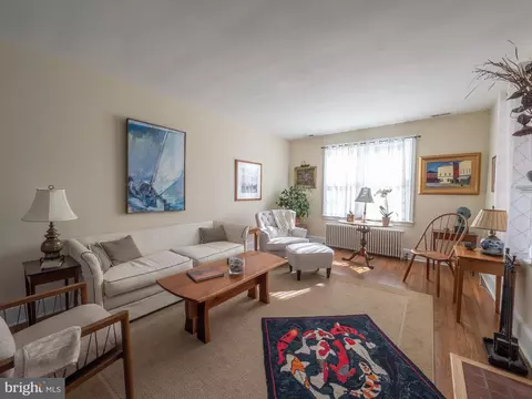 Living - 308 Glenburn Ave, Cambridge, MD 21613 photo 1 of 4
