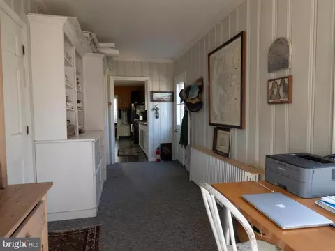 Entry Way - 308 Glenburn Ave, Cambridge, MD 21613 photo 4 of 8