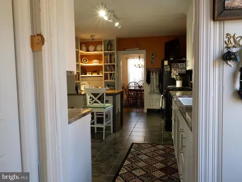 Entry Way - 308 Glenburn Ave, Cambridge, MD 21613 photo 5 of 8
