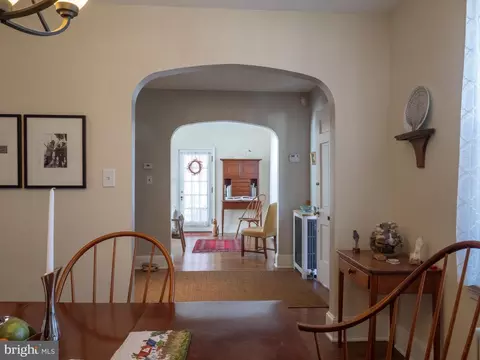 Entry Way - 308 Glenburn Ave, Cambridge, MD 21613 photo 1 of 8