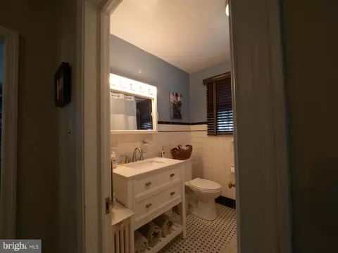 Bath - 308 Glenburn Ave, Cambridge, MD 21613 photo 2 of 2