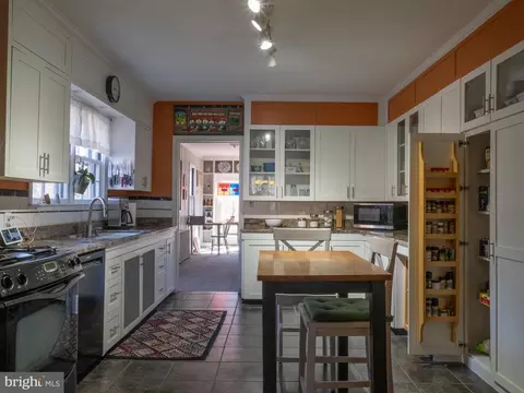 Kitchen - 308 Glenburn Ave, Cambridge, MD 21613 photo 2 of 7