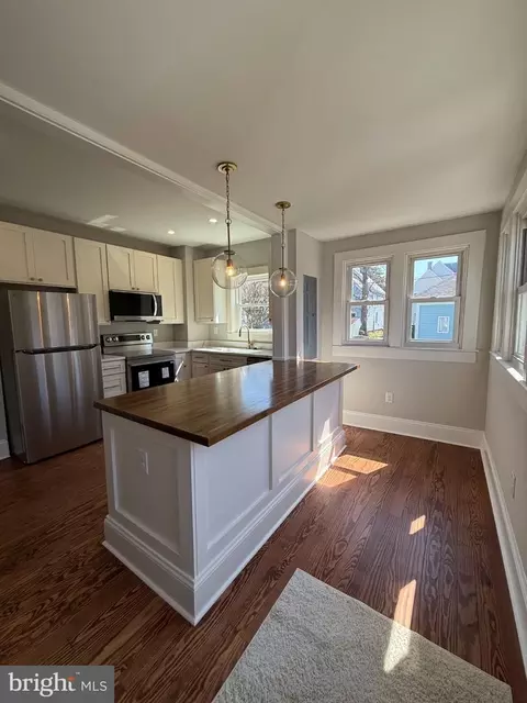 Kitchen - 10 W End Ave, Cambridge, MD 21613 photo 1 of 5