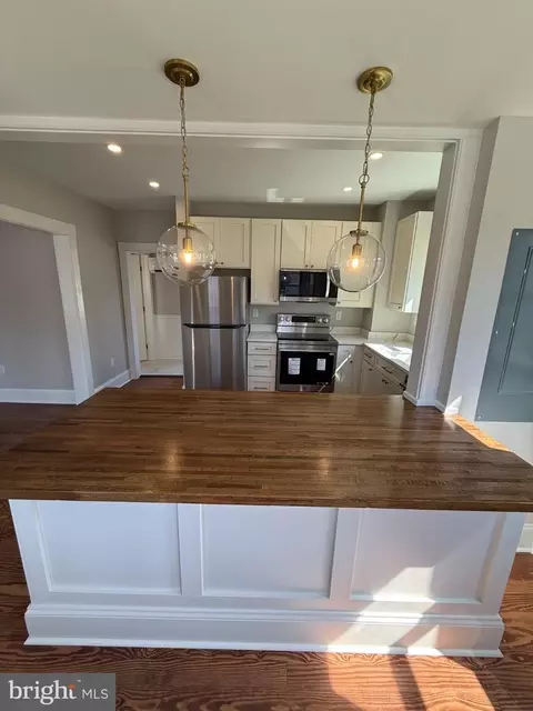 Kitchen - 10 W End Ave, Cambridge, MD 21613 photo 2 of 5
