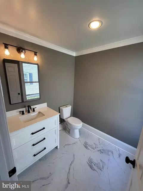 Bath - 10 W End Ave, Cambridge, MD 21613 photo 1 of 7