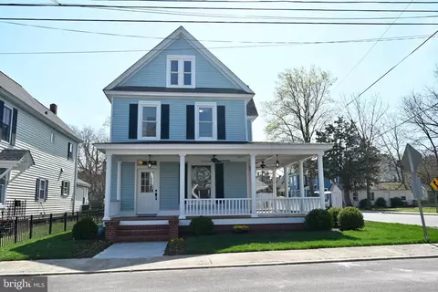 Exterior - 10 W End Ave, Cambridge, MD 21613 photo 5 of 9