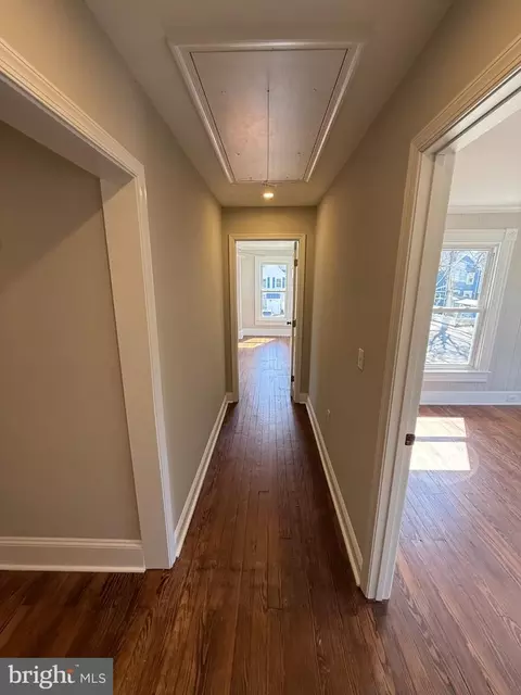 Entry Way - 10 W End Ave, Cambridge, MD 21613 photo 4 of 4