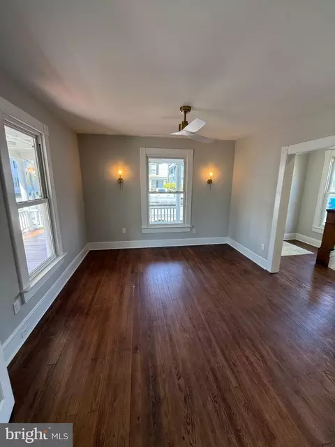 Living - 10 W End Ave, Cambridge, MD 21613 photo 4 of 4