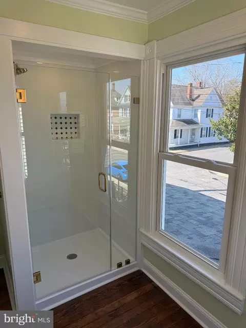 Bath - 10 W End Ave, Cambridge, MD 21613 photo 5 of 7