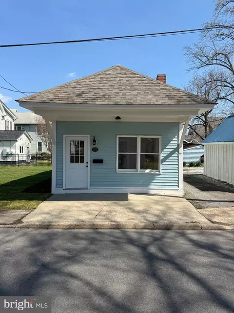 Exterior - 10 W End Ave, Cambridge, MD 21613 photo 8 of 9