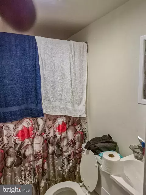 Bath - 810 Center St, Cambridge, MD 21613 photo 1 of 1