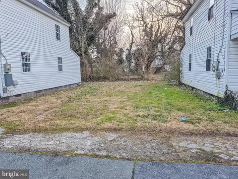 Exterior - 810 Center St, Cambridge, MD 21613 photo 2 of 2