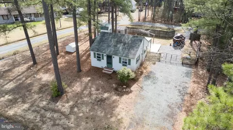819 Seabreeze Rd, Cambridge, MD 21613