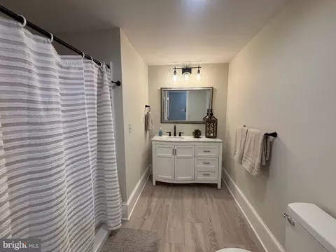 Bath - 1209 Bayly Rd, Cambridge, MD 21613 photo 1 of 1