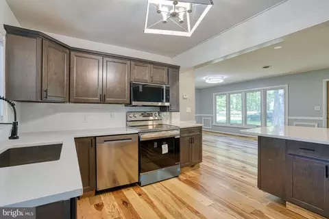 Kitchen - 10 Bay View Ave, Cambridge, MD 21613 photo 4 of 6
