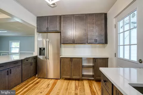 Kitchen - 10 Bay View Ave, Cambridge, MD 21613 photo 6 of 6
