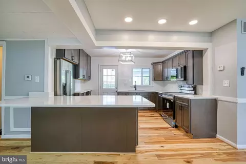 Kitchen - 10 Bay View Ave, Cambridge, MD 21613 photo 1 of 6