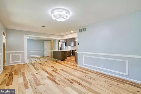 Living - 10 Bay View Ave, Cambridge, MD 21613 photo 4 of 4