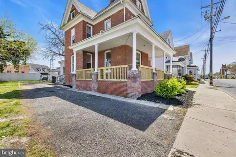 Exterior - 406 High St, Cambridge, MD 21613 photo 2 of 4