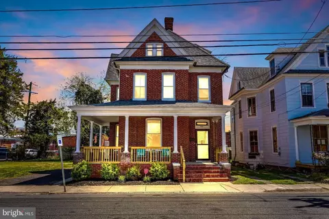 Exterior - 406 High St, Cambridge, MD 21613 photo 4 of 4