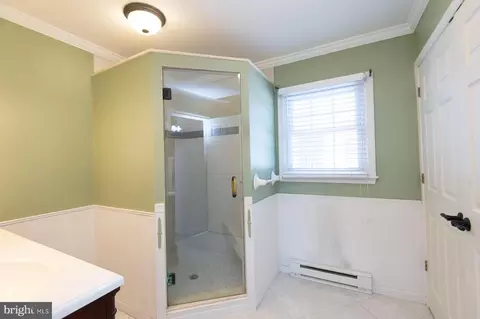 Bath - 19 Holly Ter, Cambridge, MD 21613 photo 3 of 3
