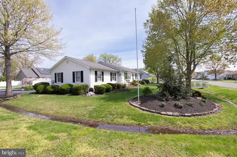 Exterior - 19 Holly Ter, Cambridge, MD 21613 photo 1 of 33