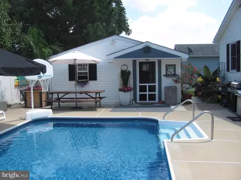 Exterior - 19 Holly Ter, Cambridge, MD 21613 photo 6 of 33