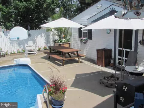 Exterior - 19 Holly Ter, Cambridge, MD 21613 photo 9 of 33