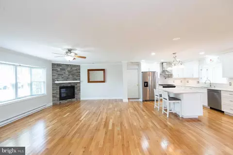 Living - 19 Holly Ter, Cambridge, MD 21613 photo 6 of 9
